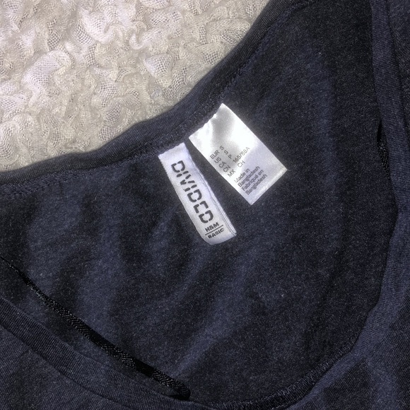 H&M scoop neck tee - Picture 2 of 3